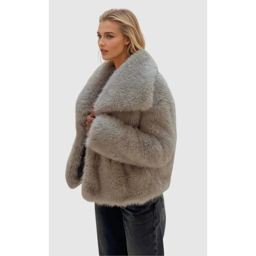 Chic Faux Fur Coat Women - Stylish, Cozy, Versatile Outerwear for Any Occasion