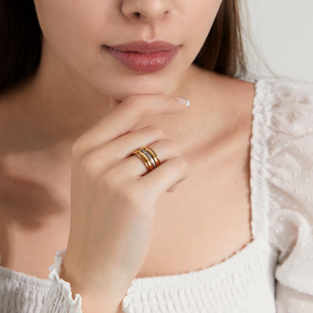 Classic Gold Wedding Ring for Women – Polished Band with Timeless Elegance and Comfort Fit