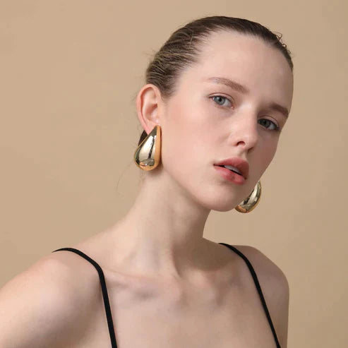 Elegant Gold Teardrop Earrings for Women – Lightweight Modern Design for Versatile Style